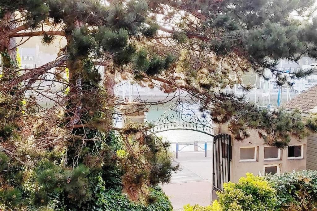 Appartement sur le port, 105m rez de jardin avec parc privatif Saint-Valery-en-Caux Extérieur photo